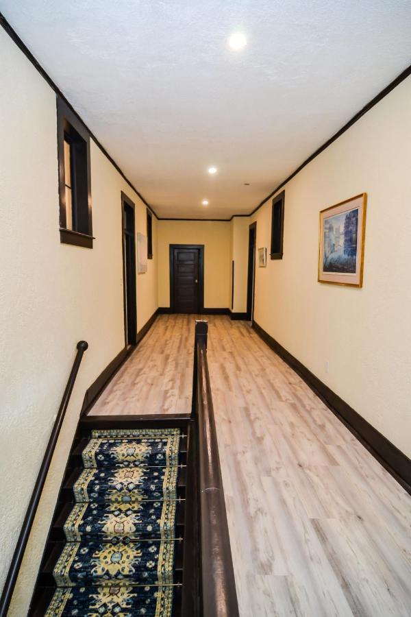 Blue Sky Manor Hotel Interlachen Ngoại thất bức ảnh